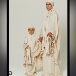 Zahraa the label salah set